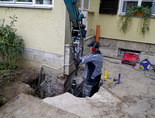 The installation of the DESOI Piles is carried out using hand-held or mini-excavator driven hydraulic hammers driving the pile into the foundation ground.