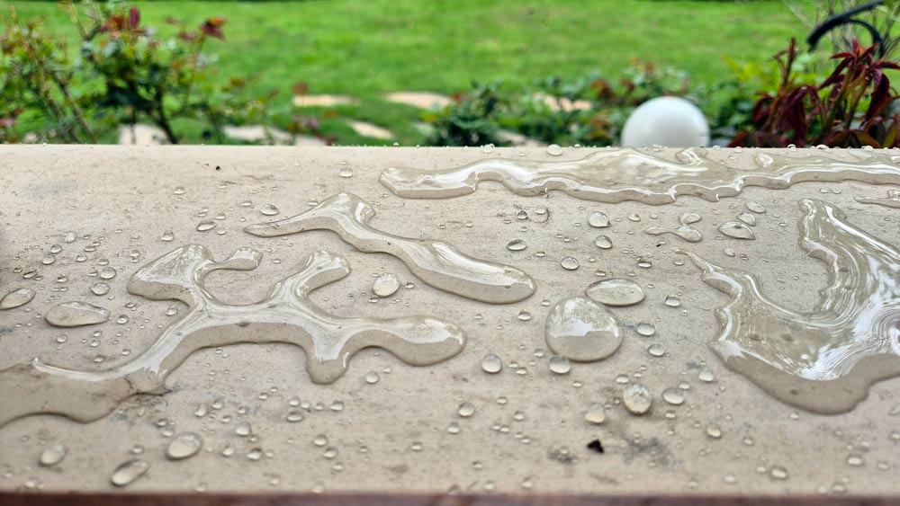 Once applied SiloTreat Stone BE, the stone becomes much more resistant to moisture and dirt. This makes the maintenance of the window sills much easier, and they retain their beauty and functionality for years.