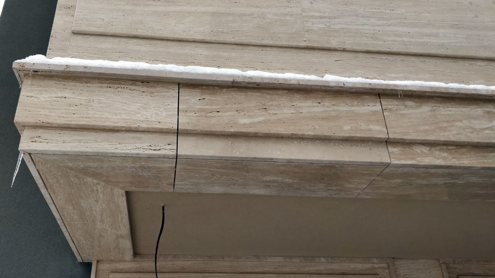 Travertine requires regular impregnation and cleaning to remain in good condition.
