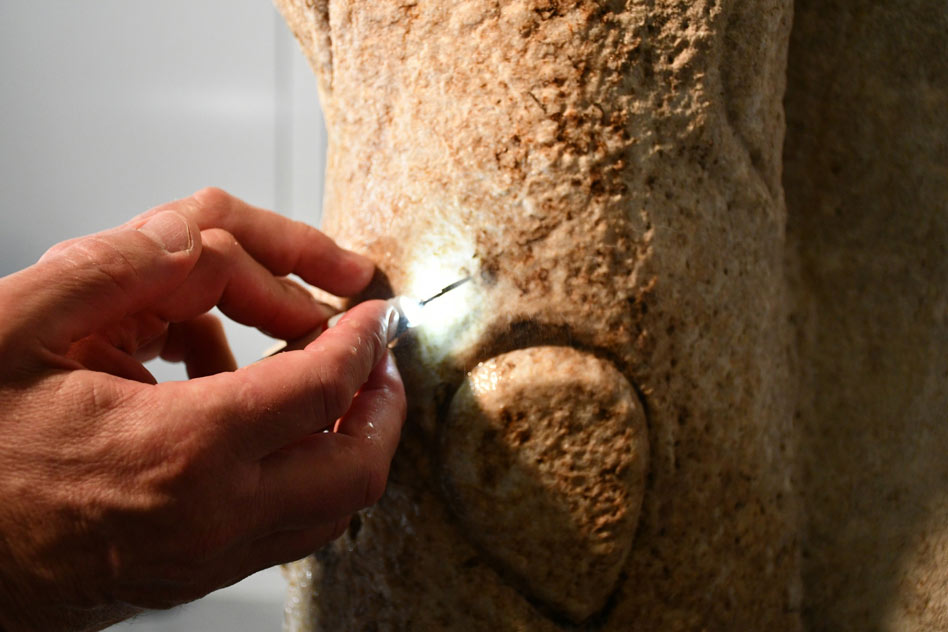 За укрепване и дълбочинна консолидация на статуята на Луций Цезар е използван CaLoSil® IP25 - високотехнологична нано-система на база колоиден калциев хидроксид, разработен за съхраняване на каменни артефакти. 