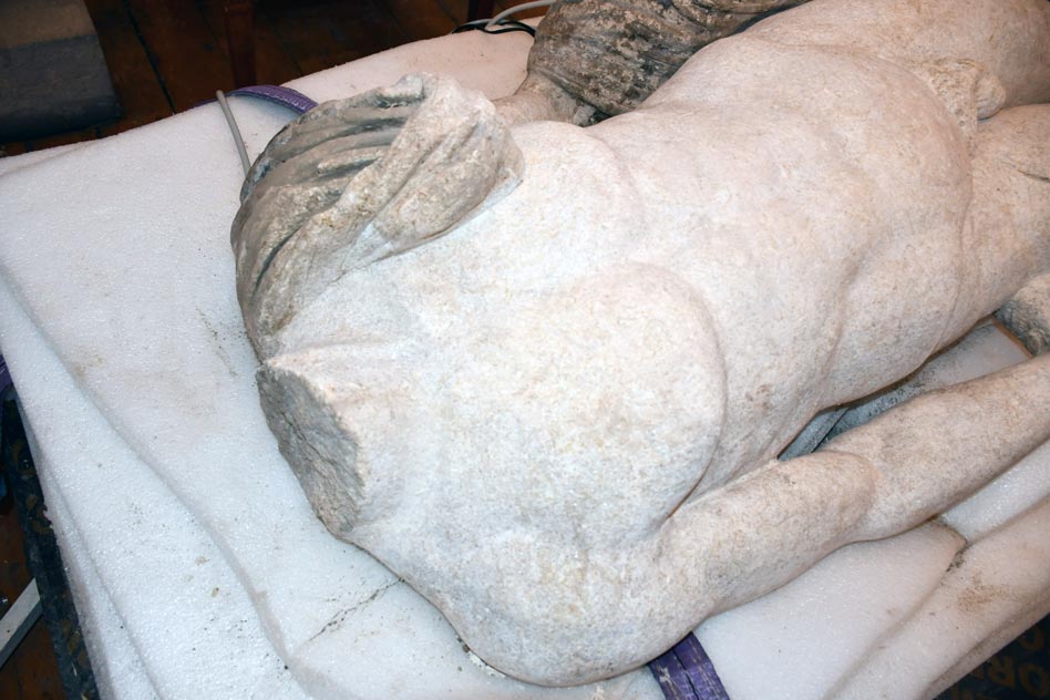 Липсваща глава към статуята от Хераклея Синтика.