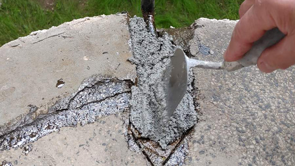 Ремонт на всички дупки в бетонната настилка с разтвора за локален ремонт на бетонни настилки Pavifix