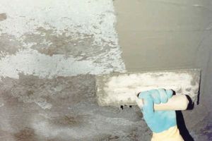 CONCRETE FINISHER съдържа нано-полимерни добавки, които осигуряват отлични свързващи (адхезивни) качества към всичкакви бетонни повърхности, лесно и бързо прилагане с мистрия или маламашка, дори върху влажни повърхности
