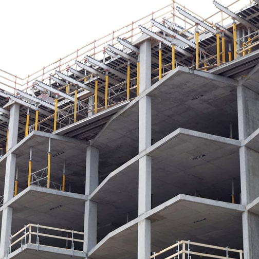Лийф Група предлага репарационни циментови и епоксидни смеси за ремонт и усилване на бетонни конструкции (мостове/виадукти, колони, греди) и паметници на архитектурата, защитни бои за бетон, продукти за защита на стоманобетона от корозия, връзка стар-нов бетон, усилване с въглеродни фибри (карбон), фуги в конструкции, грундове.