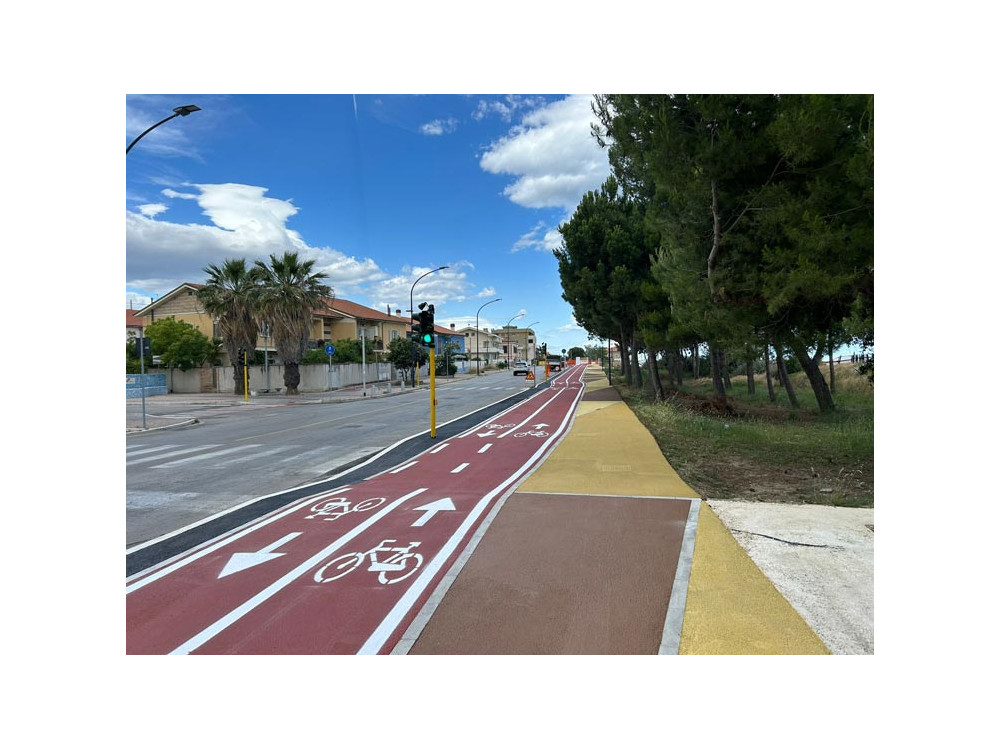 Redevelopment of cycle and pedestrian path with BITUMFLEX