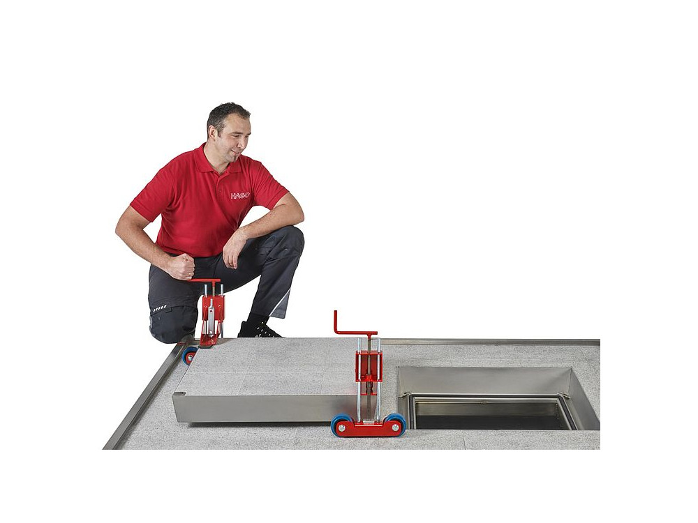 How to lift heavy access covers more easily?