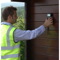 Tramex Moisture Encounter Plus (MEP) e bезразрушителен детектор за определяне на влага в дърво, зидарии, замазки, мазилки, тухли, покривни хидроизолации, плочки, винил и други.