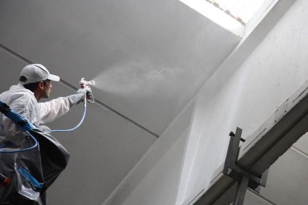 Лийф Група предлага циментови системи за фино подравняване, реставриране на съществуващ тънък слой и защита на бетонни повърхности.