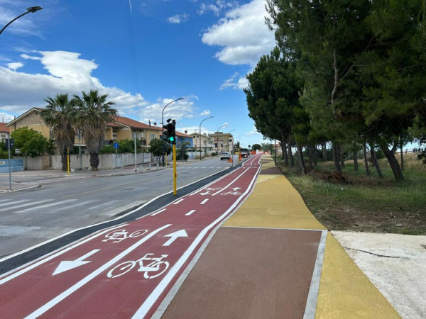 Redevelopment of cycle and pedestrian path with BITUMFLEX