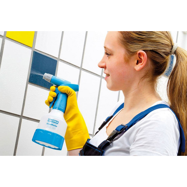 Moreover, the hand sprayer made of stable plastic and high-grade EPDM seals is equipped with an adjustable hollow cone nozzle as well as a sturdy bottom ring and is ideally suited for professional cleaning applications to put out acid and alkaline spray media.