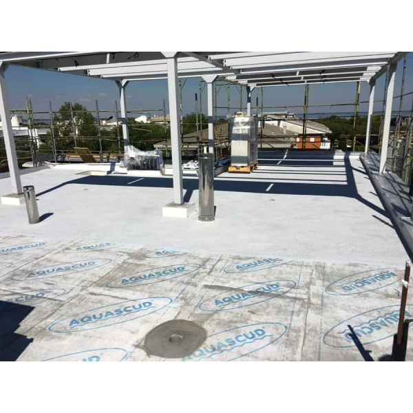 AQUASCUD 500 е идеална за хидроизолация на покрив