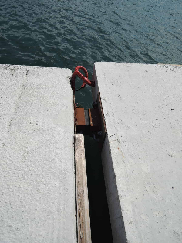 Floating pontoons reinforced with Barchip fibre